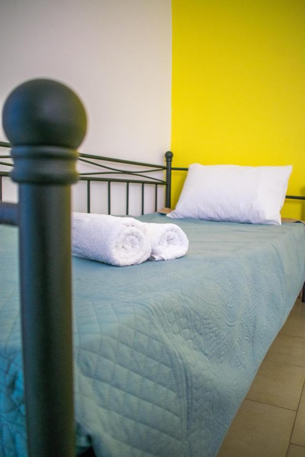 Chambre Jaune เอียลิซอส ภายนอก รูปภาพ
